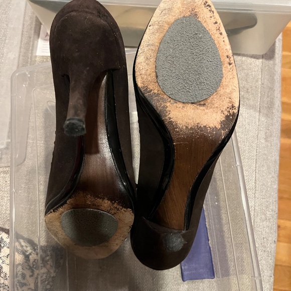 Stuart Weitzman Brown Suede Heels Original Designer Brown Stitching Strap/Button - Picture 7 of 11